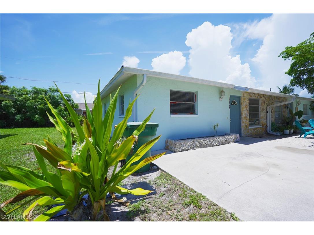 1193 Alhambra Circle Naples FL 34103 223051918 image1