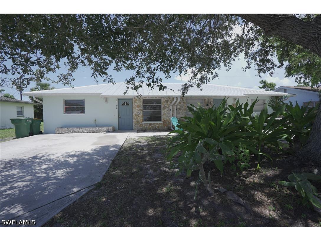 1193 S Alhambra Circle Naples FL 34103 226015907 image1