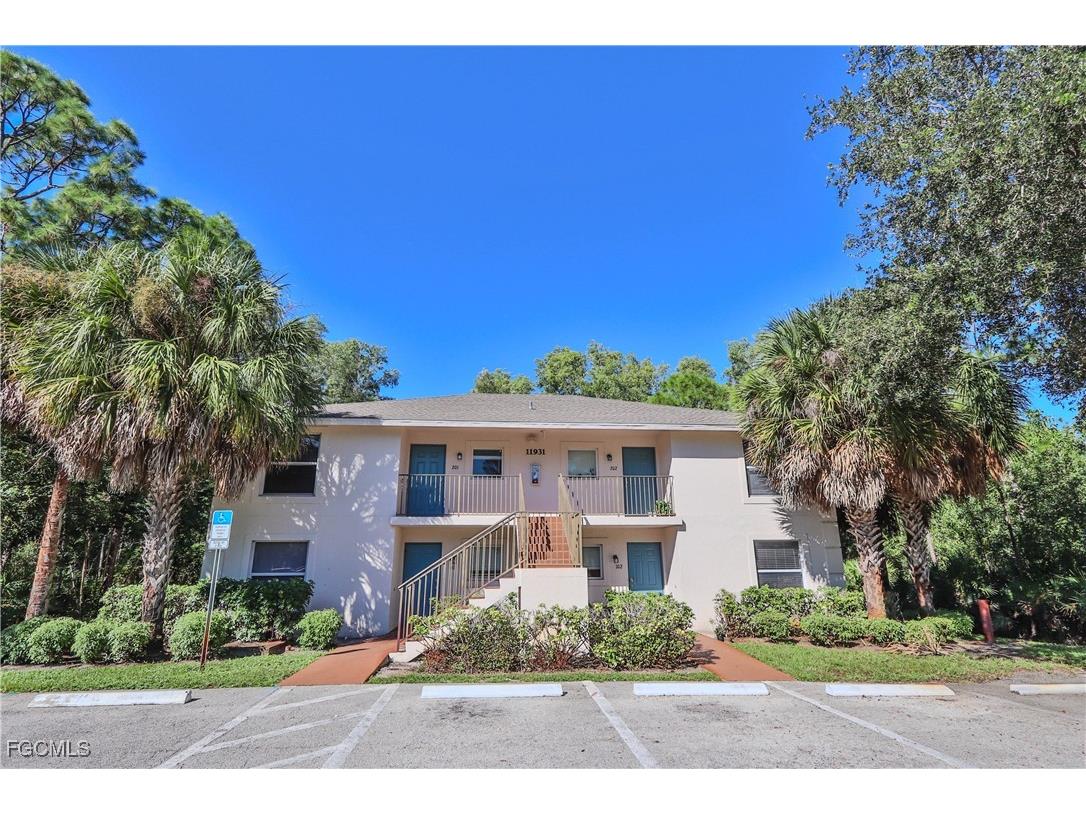 11931 Palm Bay Court #201 Bonita Springs FL 34135 2025015858 image4