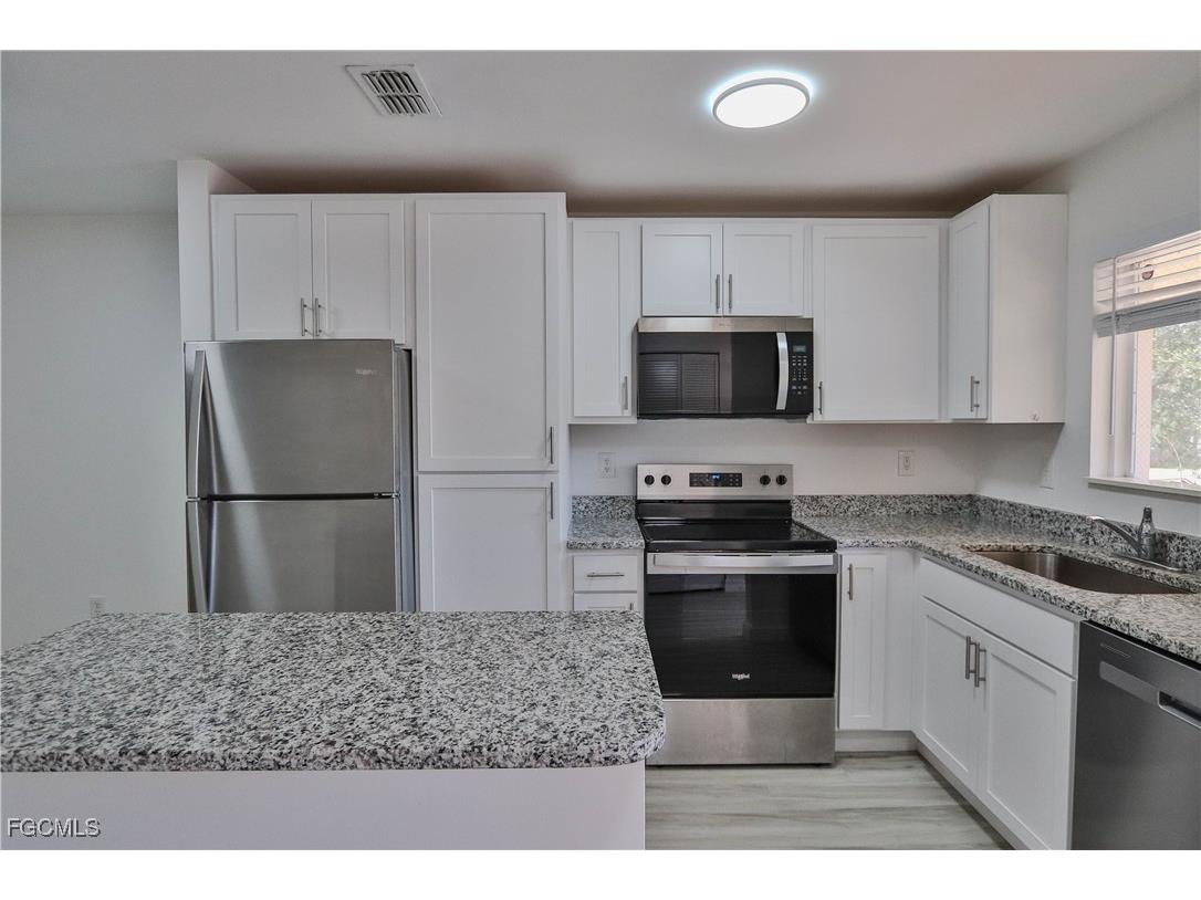 11931 Palm Bay Court #201 Bonita Springs FL 34135 2025015858 image5