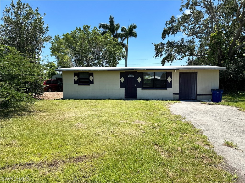 1194 Orange Avenue North Fort Myers FL 33903 223049437 image1