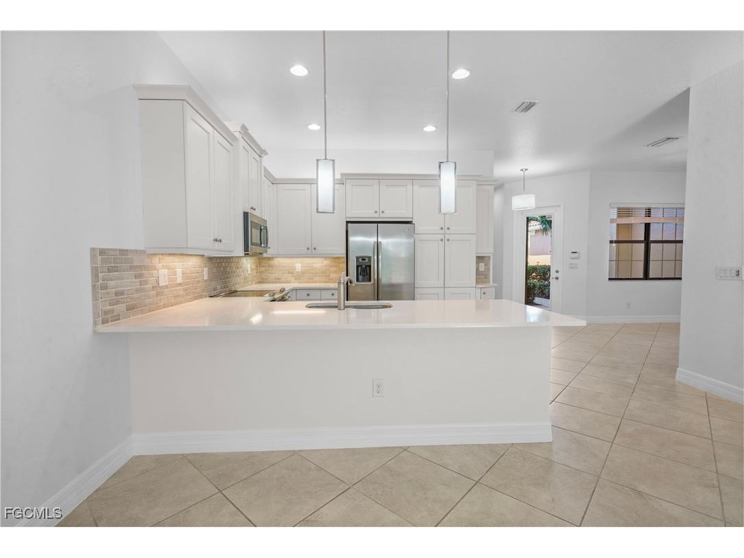 11944 Five Waters Circle Fort Myers FL 33913 2025013374 image1