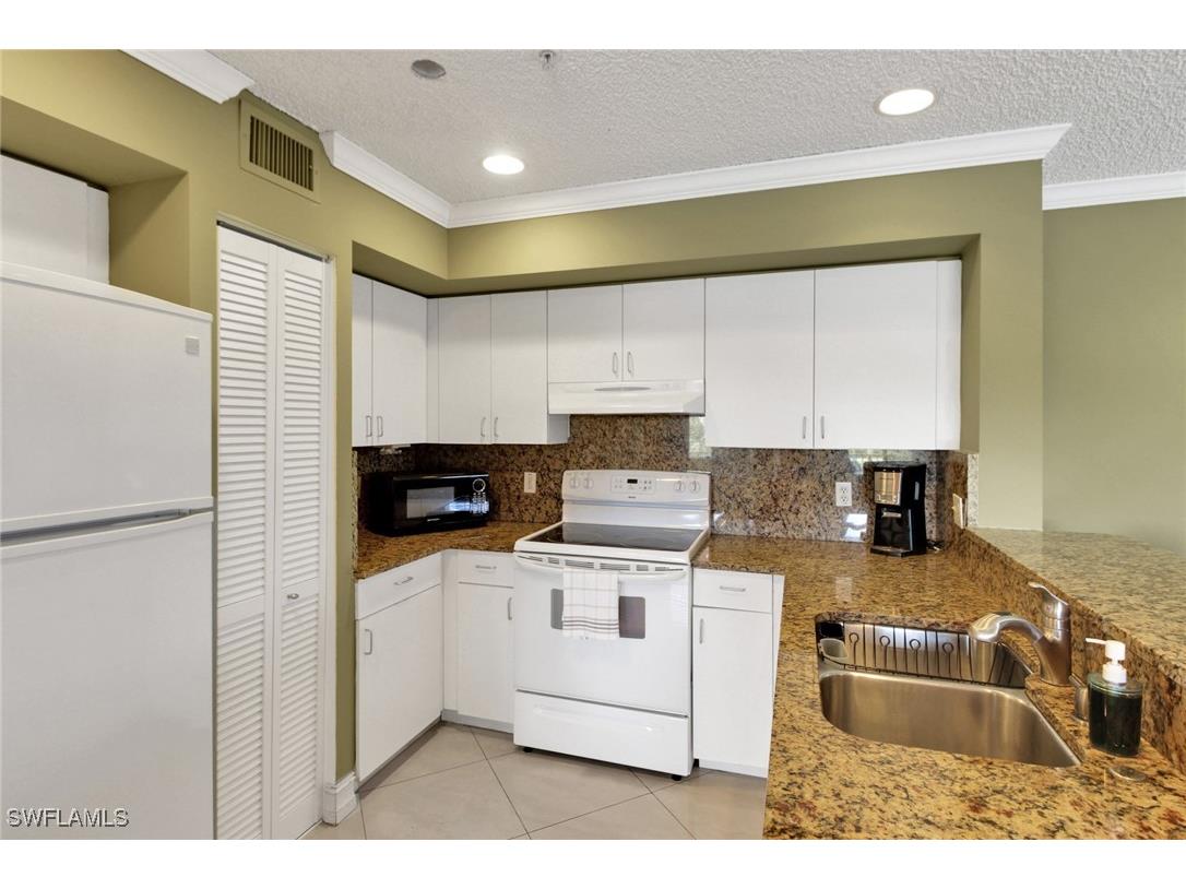 1195 Wildwood Lakes Boulevard #202 Naples FL 34104 225069134 image11