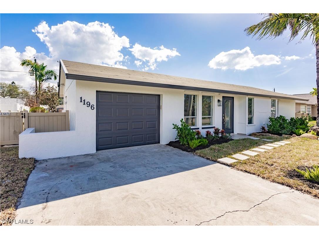 1196 Granada Boulevard Naples FL 34103 223082809 image1