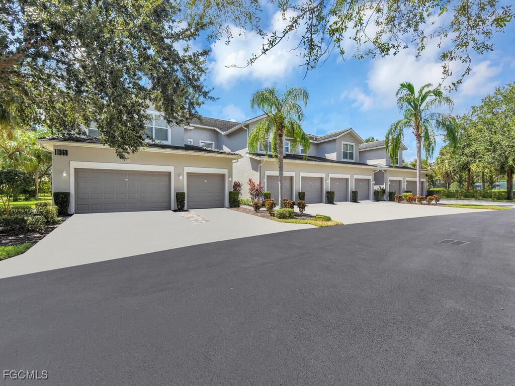 11960 Champions Green Way #201 Fort Myers FL 33913 2025012280 image1