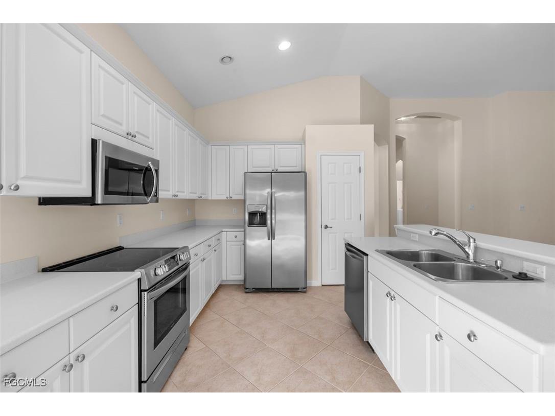 11970 Bramble Cove Drive Fort Myers FL 33905 2025020587 image7