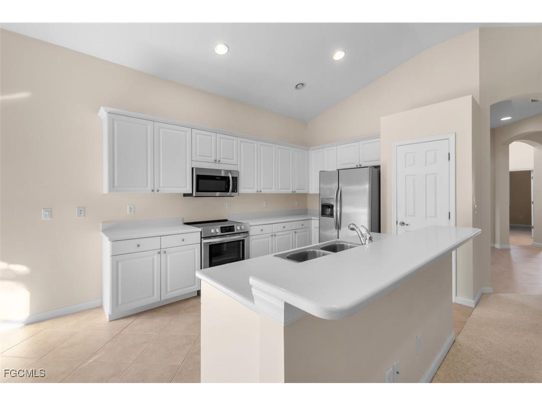 11970 Bramble Cove Drive Fort Myers FL 33905 2025020587 image8