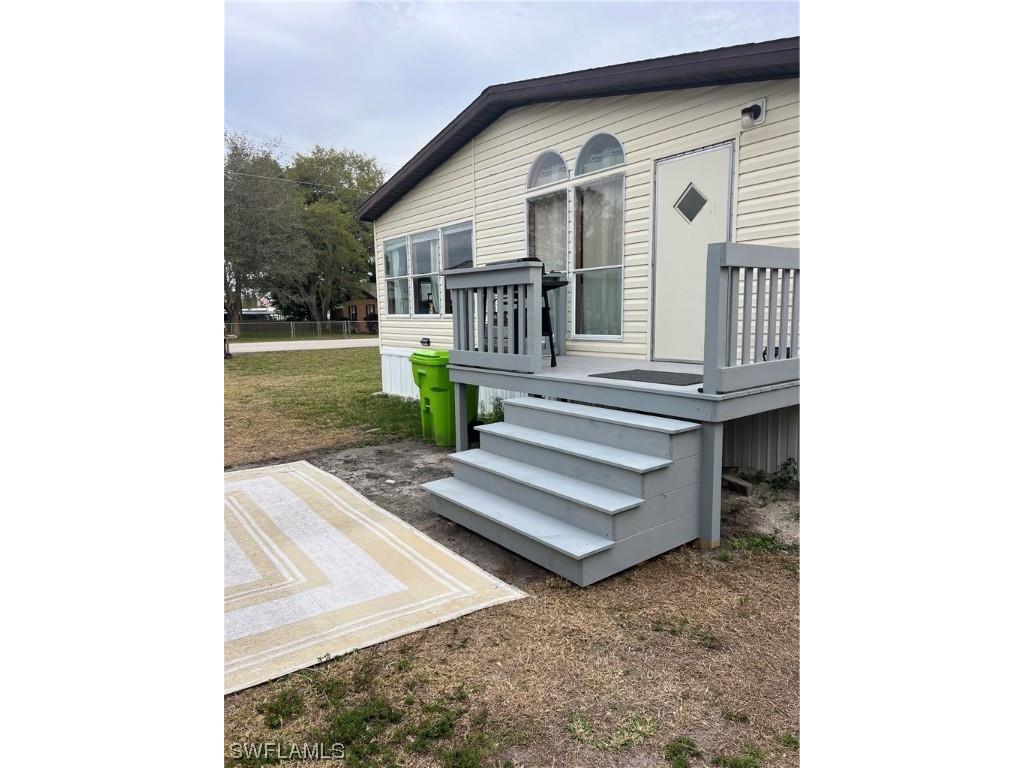 1198 Riverview Drive Moore Haven FL 33471 224021345 image1