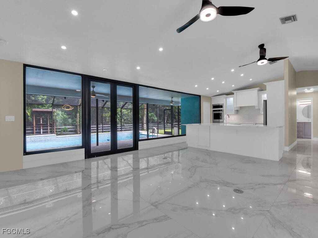 11981 Plantation Road Fort Myers FL 33966 2025010878 image9