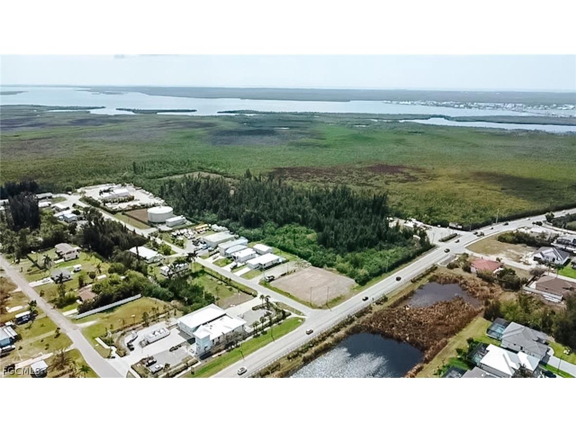 11981 Scallop Drive Cape Coral FL 33991 2026012837 image2