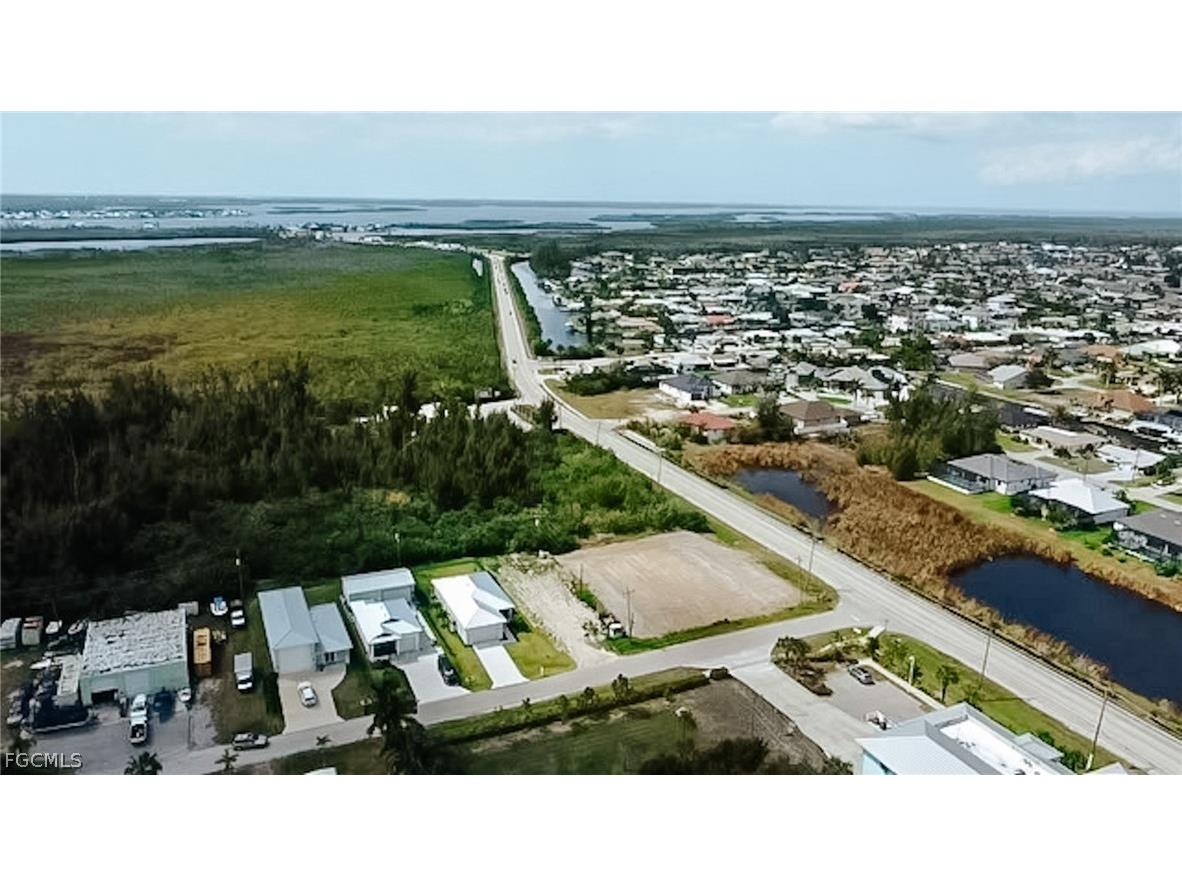 11981 Scallop Drive Cape Coral FL 33991 2026012837 image3