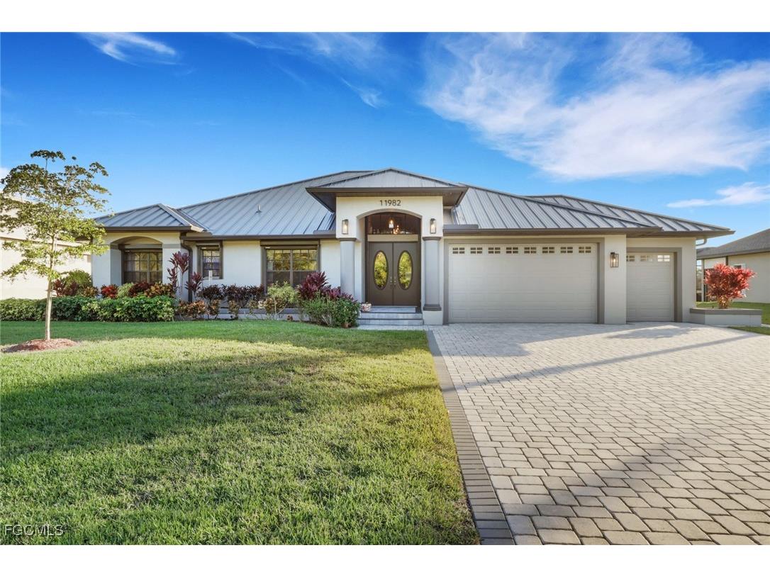11982 Royal Tee Circle Cape Coral FL 33991 2025024301 image1