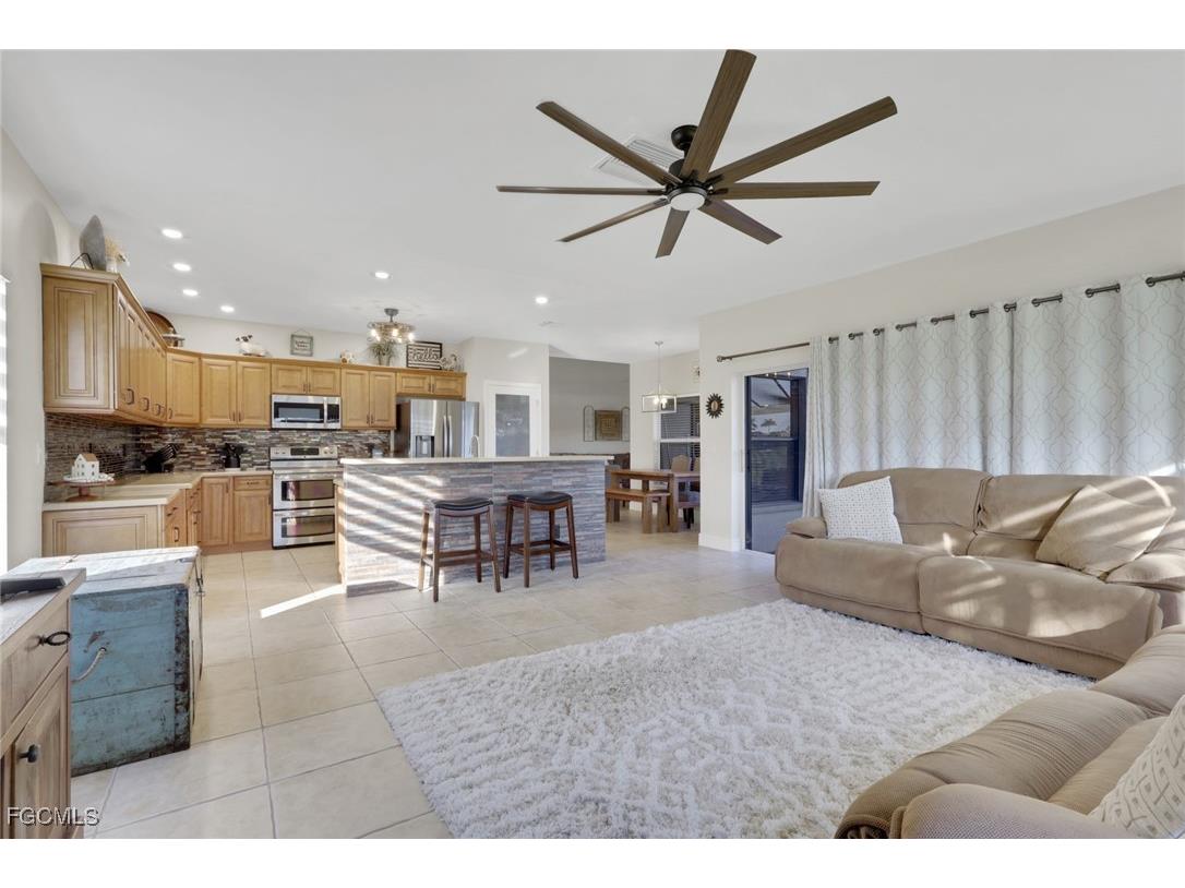 11982 Royal Tee Circle Cape Coral FL 33991 2025024301 image10