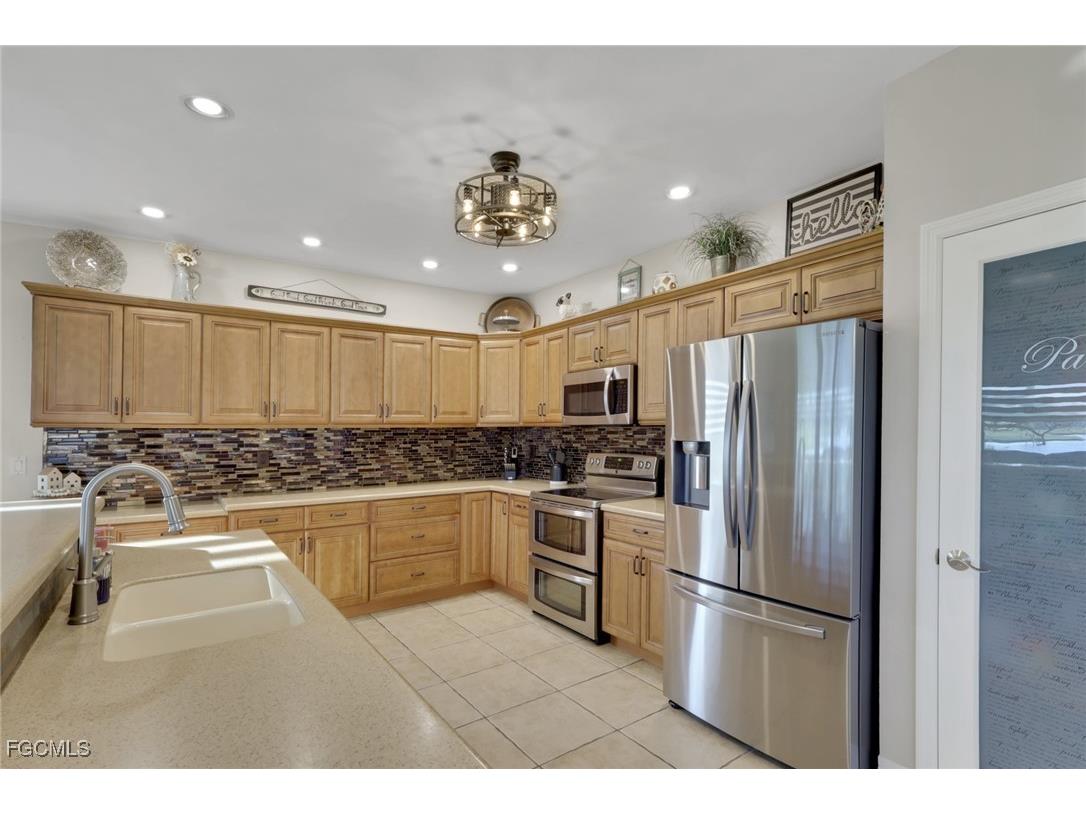 11982 Royal Tee Circle Cape Coral FL 33991 2025024301 image12