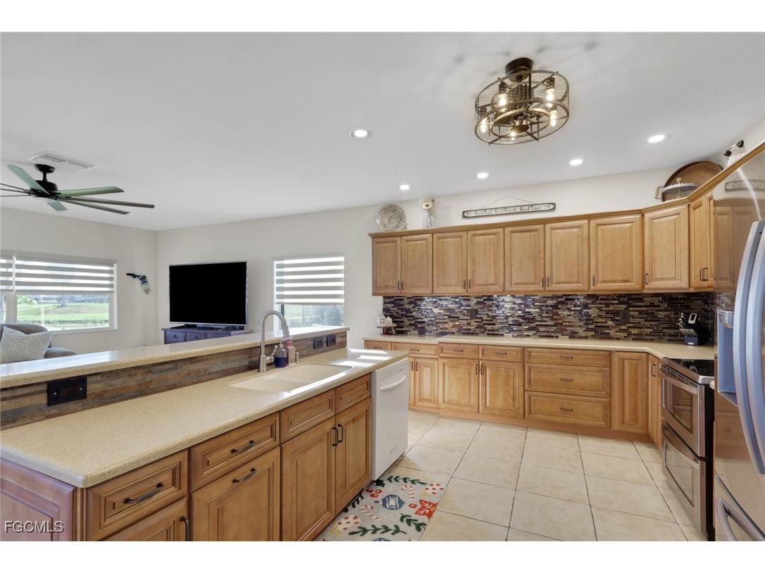 11982 Royal Tee Circle Cape Coral FL 33991 2025024301 image14