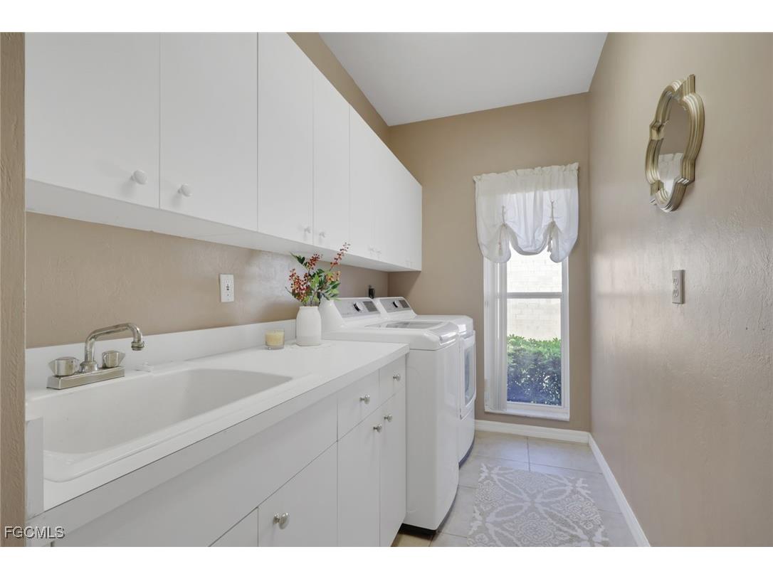 11982 Royal Tee Circle Cape Coral FL 33991 2025024301 image28