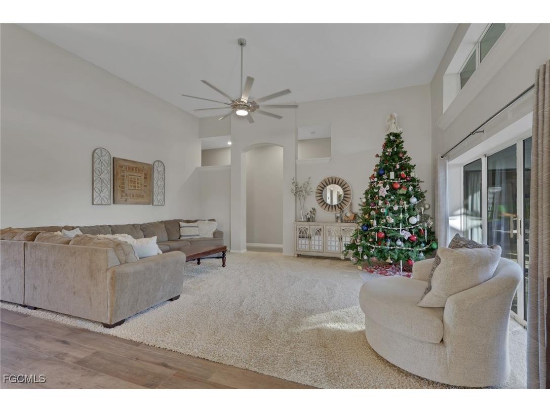 11982 Royal Tee Circle Cape Coral FL 33991 2025024301 image4