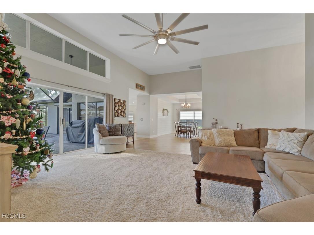11982 Royal Tee Circle Cape Coral FL 33991 2025024301 image7