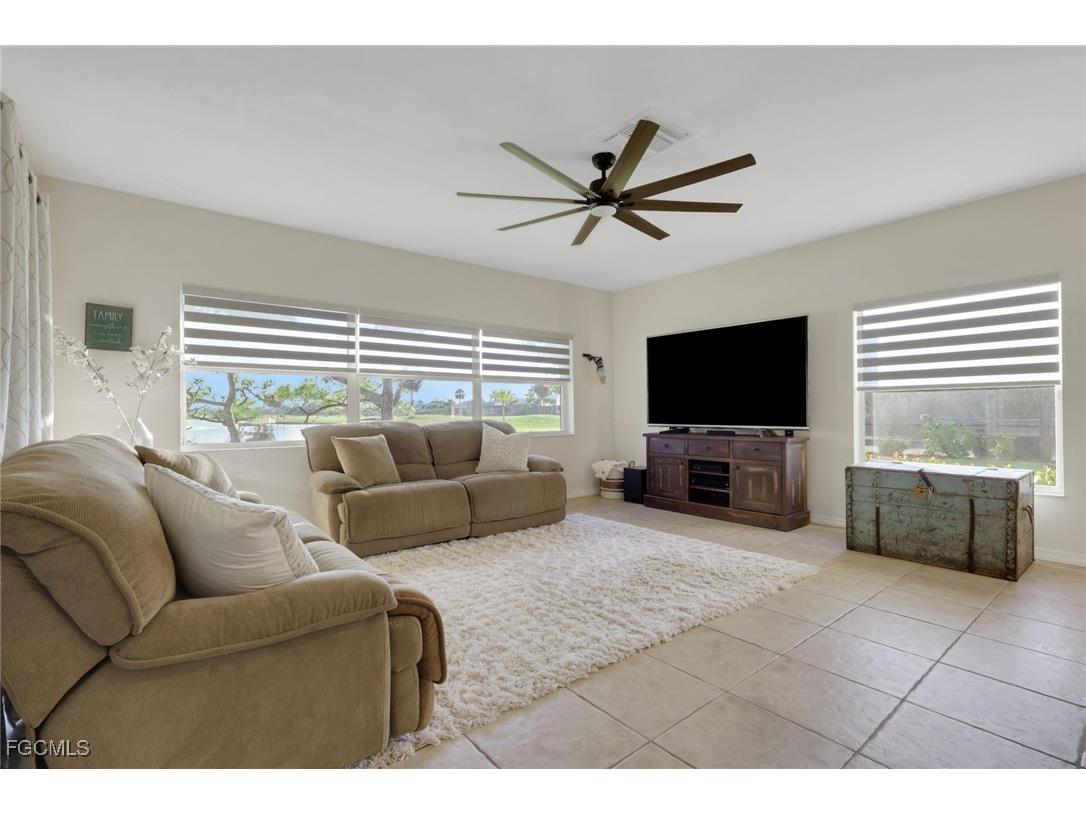 11982 Royal Tee Circle Cape Coral FL 33991 2025024301 image8