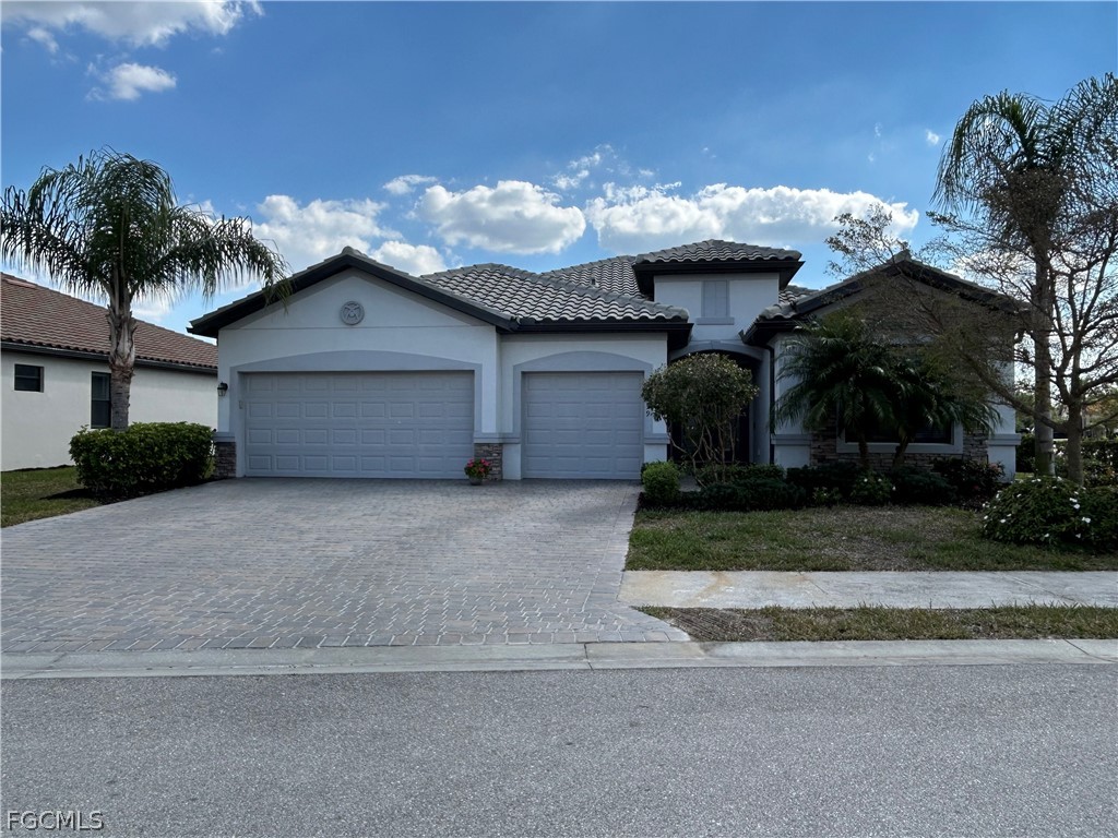 11999 Bay Oak Drive Fort Myers FL 33913 2026008253 image1