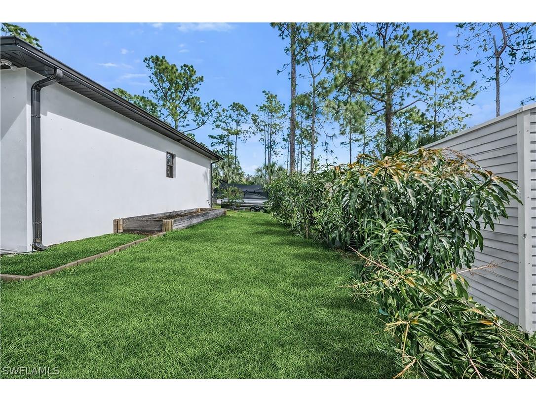 12 35th Avenue NW Naples FL 34120 226006579 image41