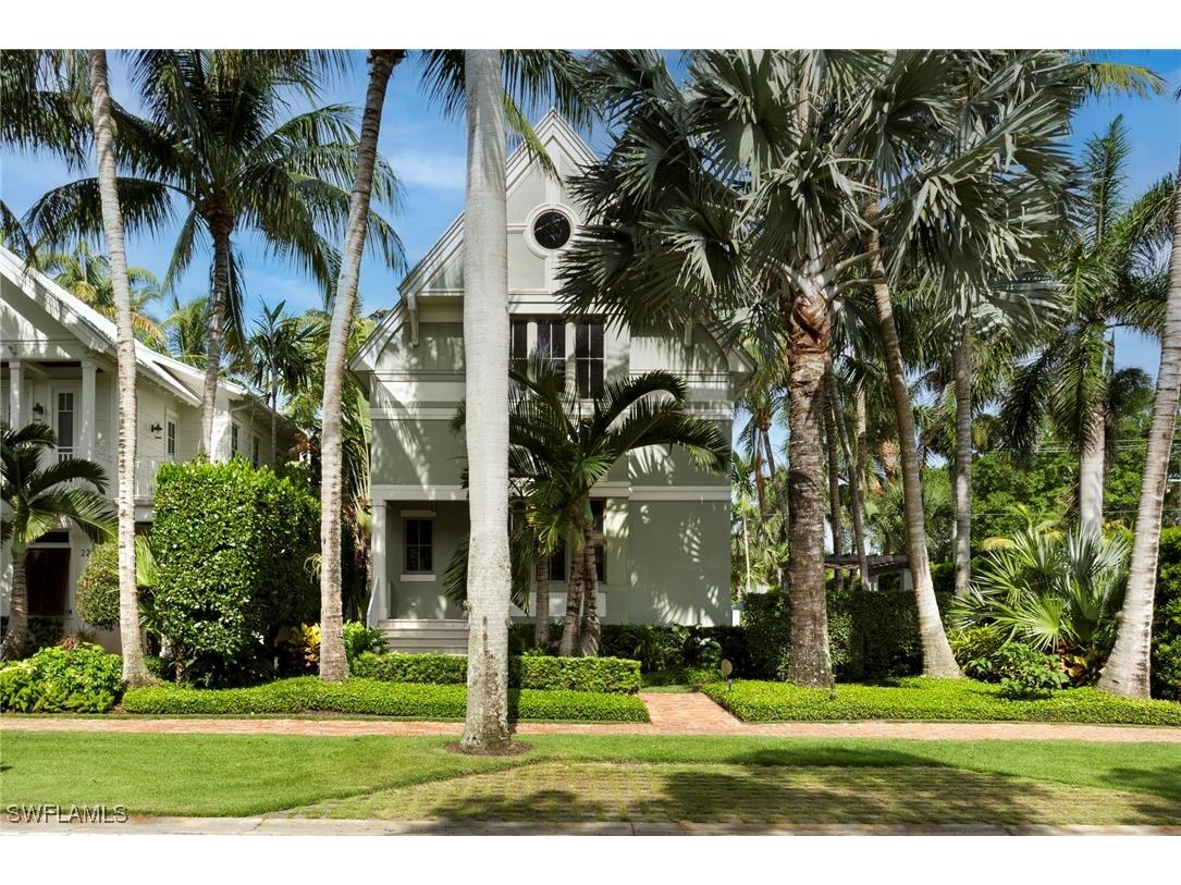 12 6th Street S Naples FL 34102 225058748 image1