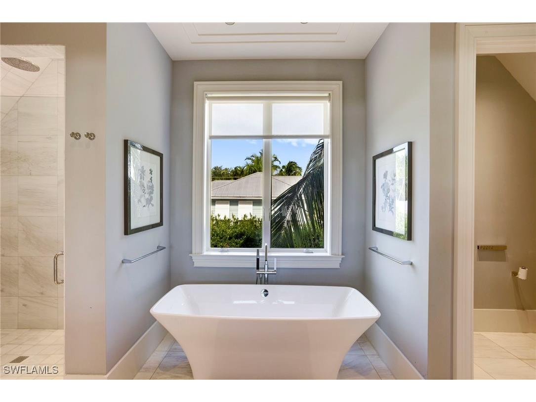 12 6th Street S Naples FL 34102 225058748 image28