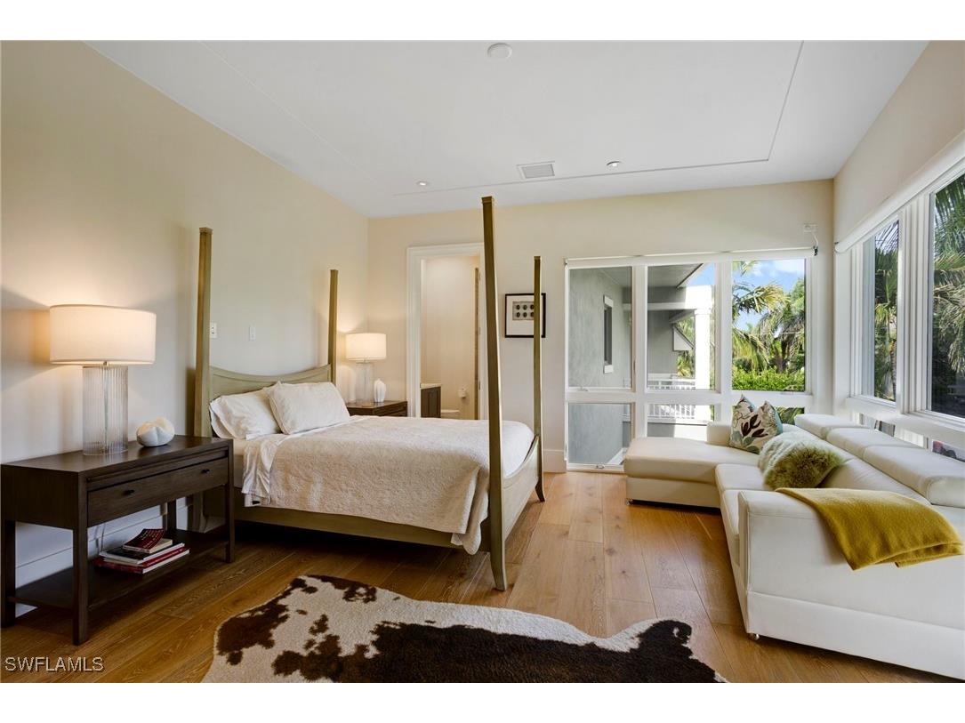 12 6th Street S Naples FL 34102 225058748 image31