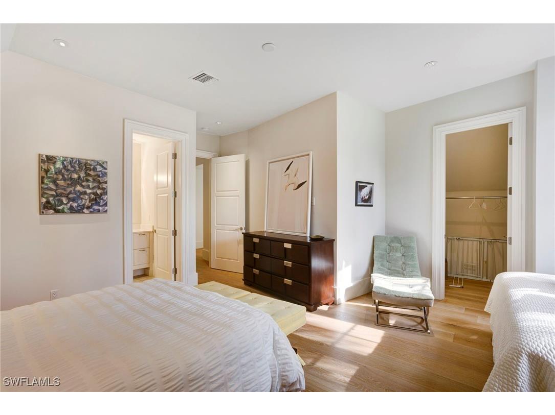 12 6th Street S Naples FL 34102 225058748 image37