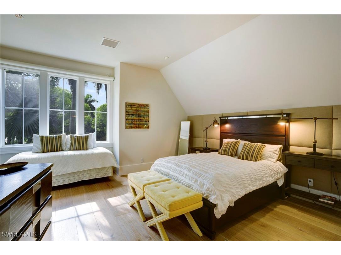 12 6th Street S Naples FL 34102 225058748 image38