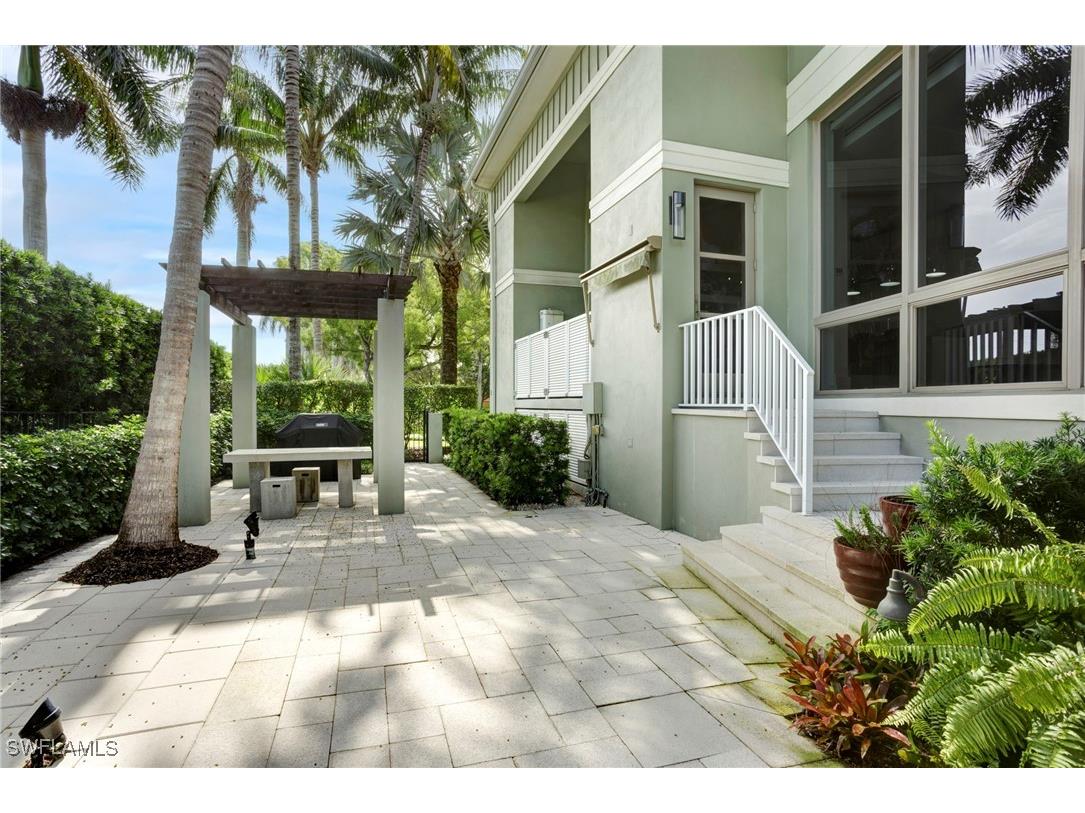 12 6th Street S Naples FL 34102 225058748 image5