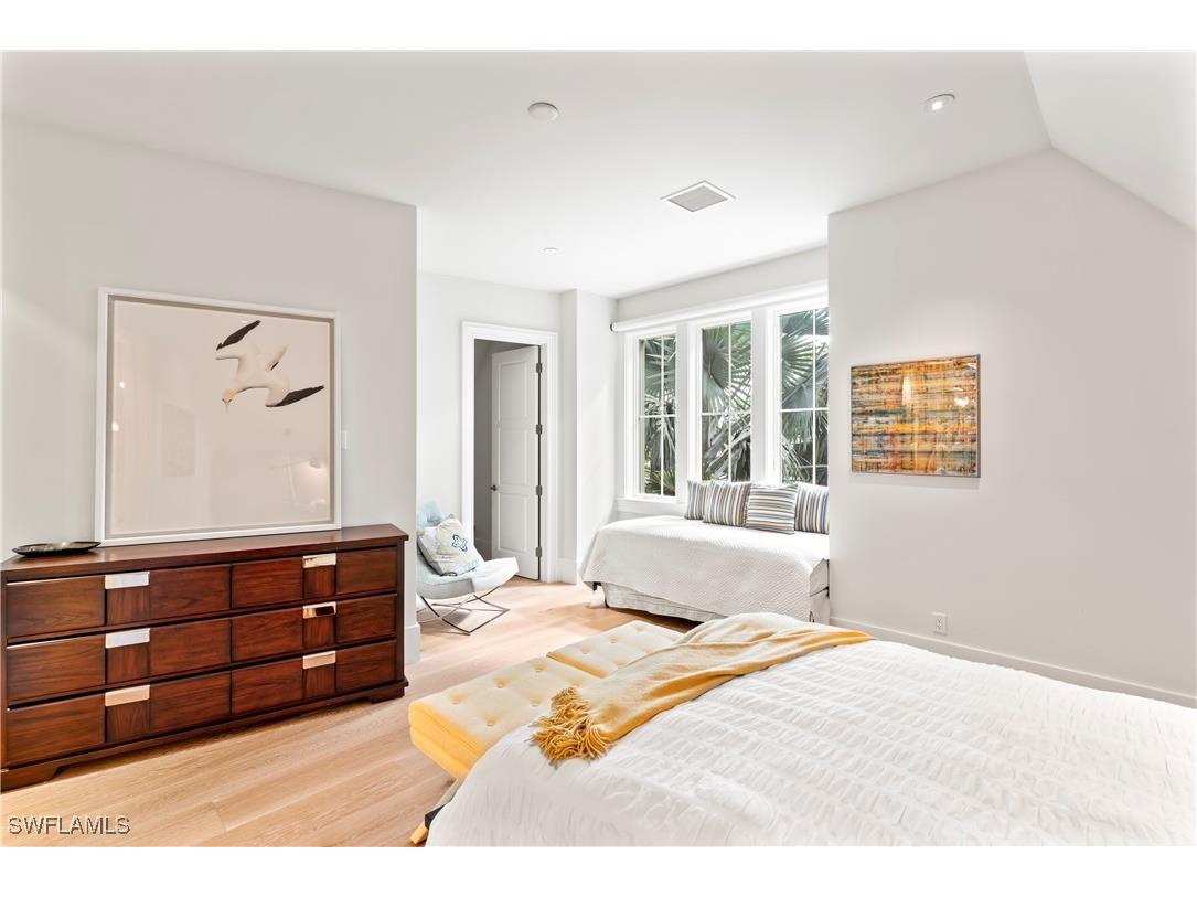 12 6th Street S Naples FL 34102 225082007 image16
