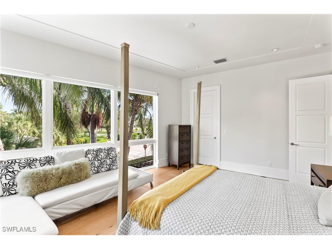 12 6th Street S Naples FL 34102 225082007 image21