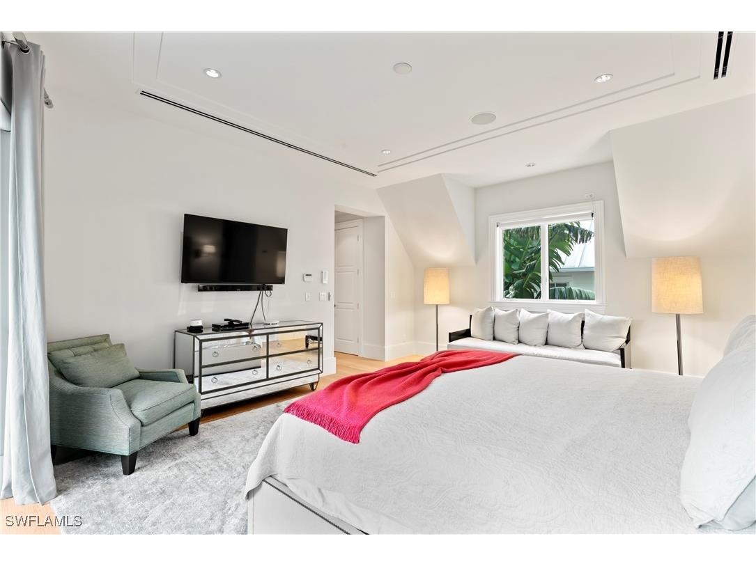 12 6th Street S Naples FL 34102 225082007 image28