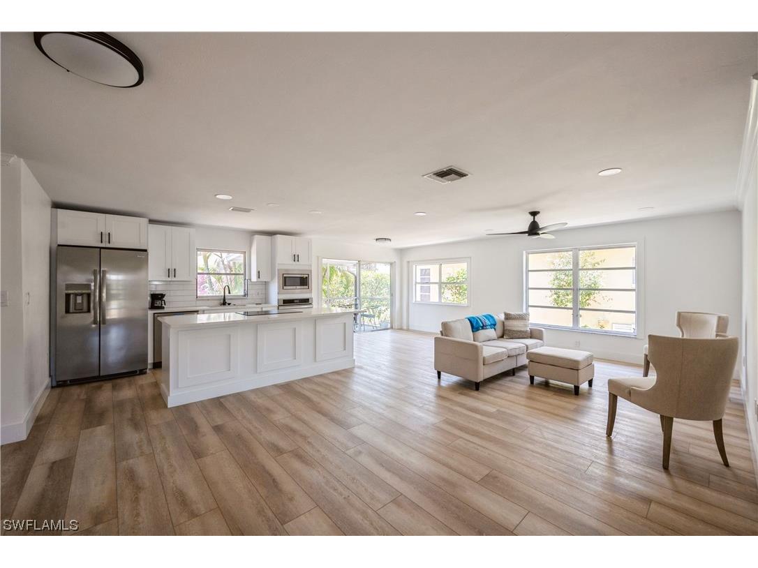 12 Crooked Lane #6 Naples FL 34112 223086107 image1