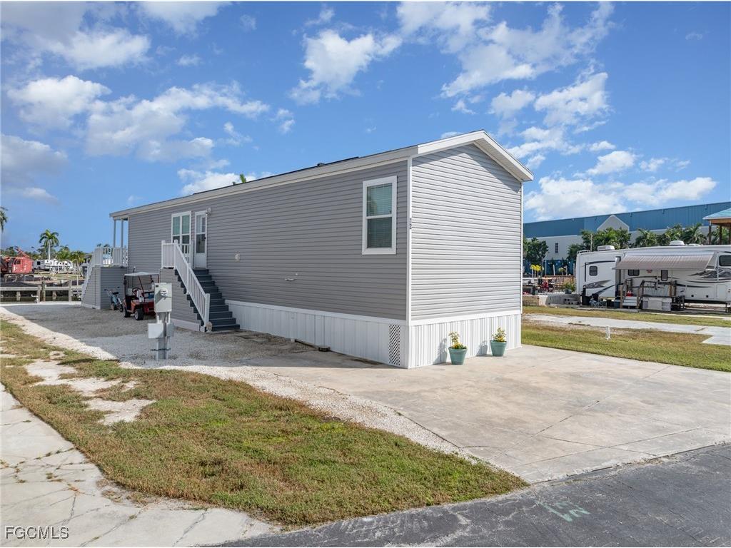 12 Galleon Way Fort Myers Beach FL 33931 2025020591 image15