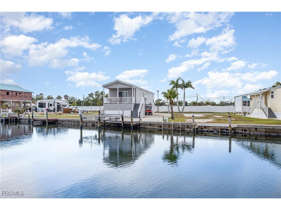 12 Galleon Way Fort Myers Beach FL 33931 2025020591 image17