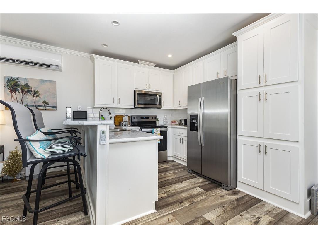 12 Galleon Way Fort Myers Beach FL 33931 2025020591 image8