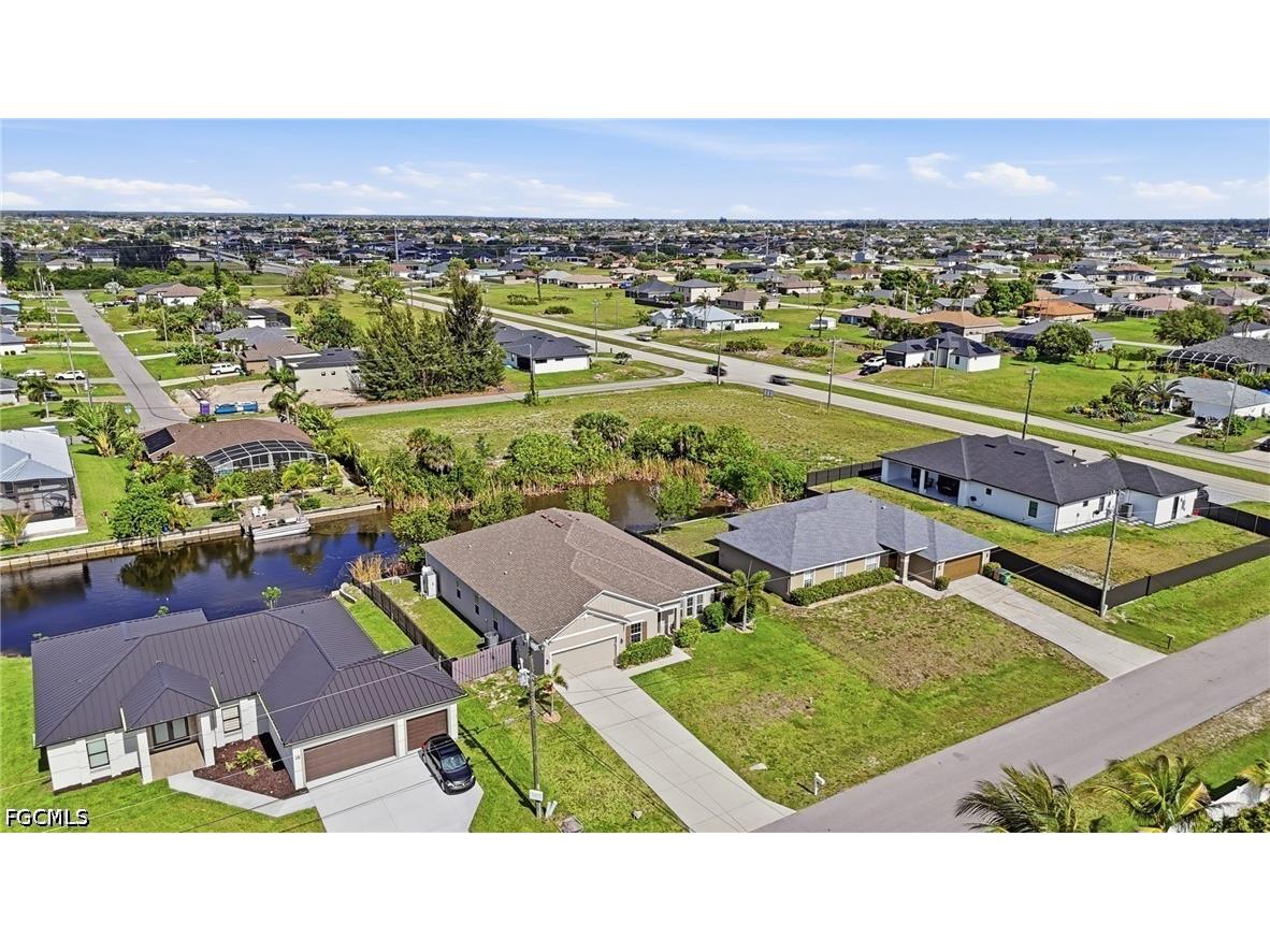 12 SW 22nd Avenue Cape Coral FL 33991 2026022459 image48