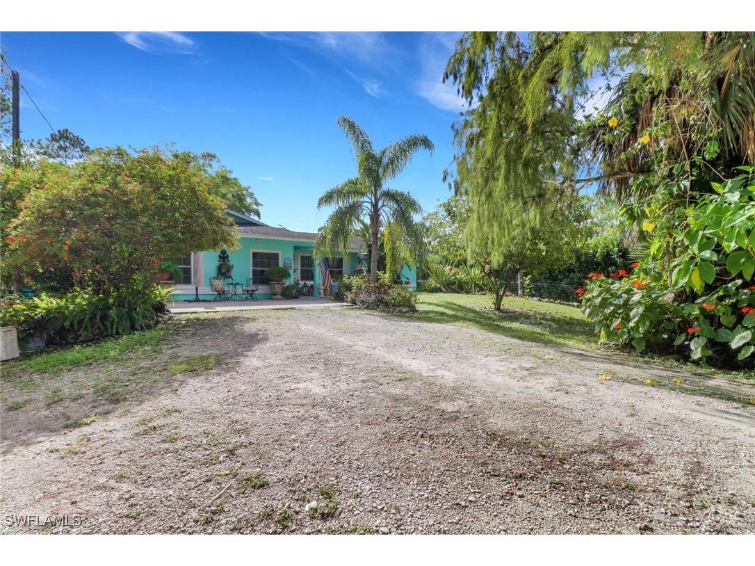 120 4th Street NE Naples FL 34120 225044286 image1