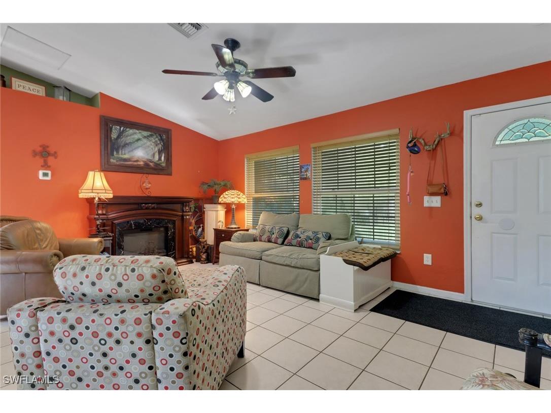 120 4th Street NE Naples FL 34120 225044286 image4