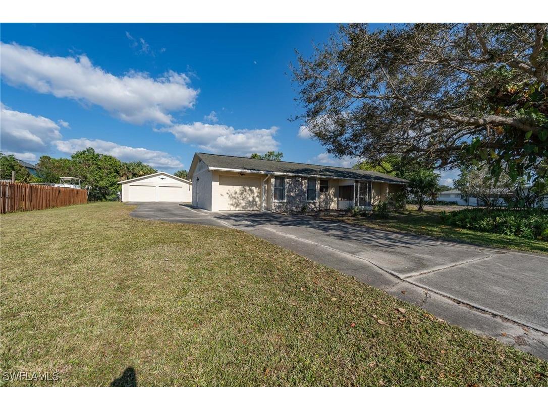 120 4th Street Naples FL 34113 225014168 image1