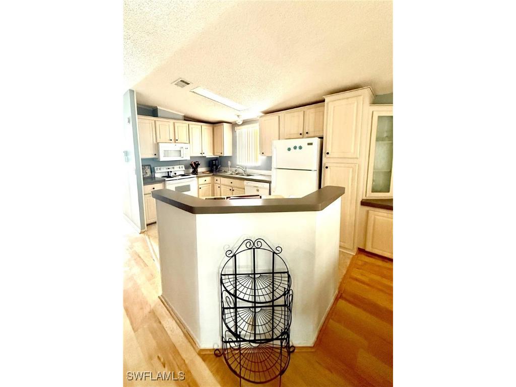 120 Caravan Circle North Fort Myers FL 33903 225061580 image9