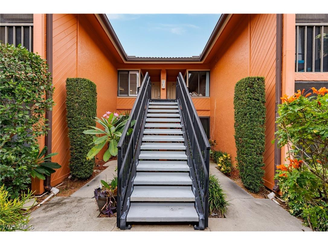 120 Cypress Way #B-6 Naples FL 34110 223091912 image1