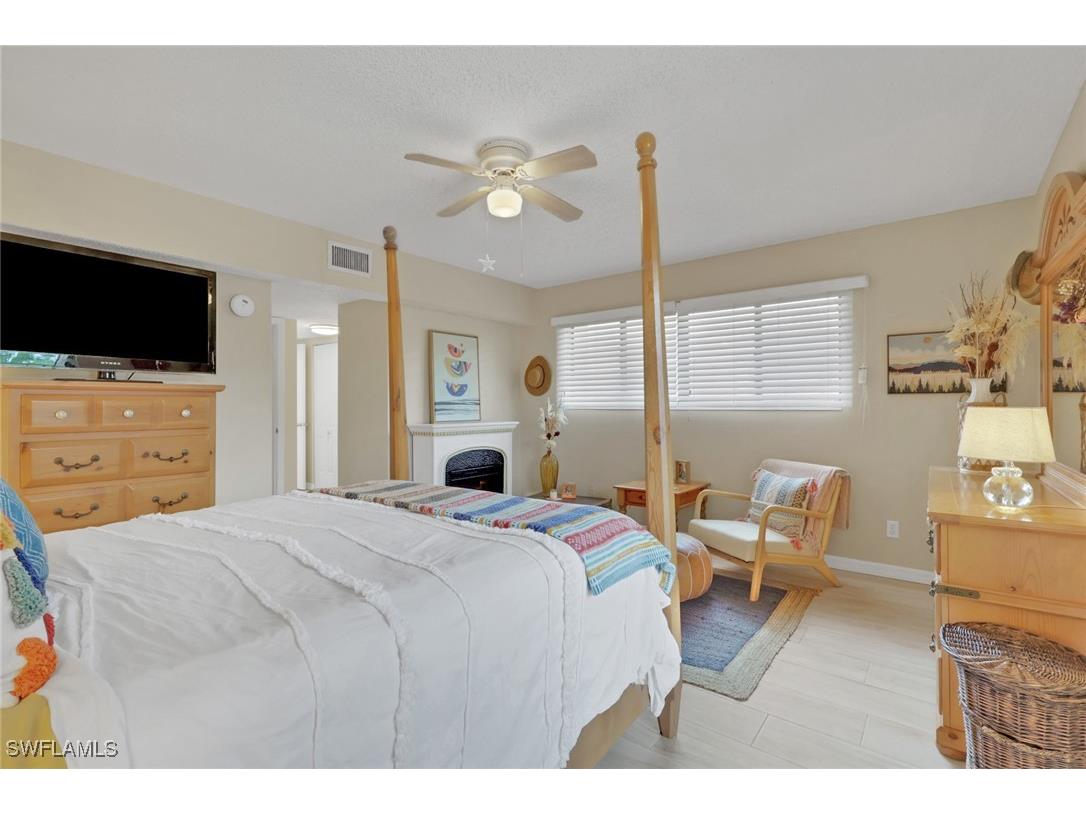 120 Cypress Way E #B5 Naples FL 34110 225081051 image12