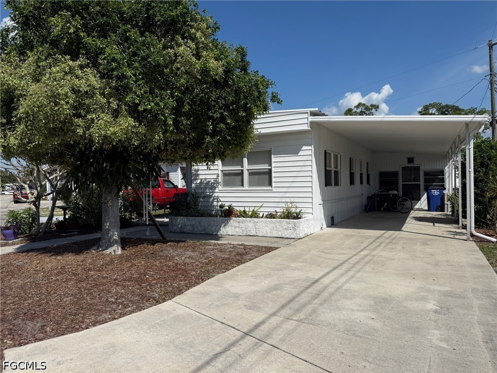 120 Lantern Place North Fort Myers FL 33917 2026014552 image2