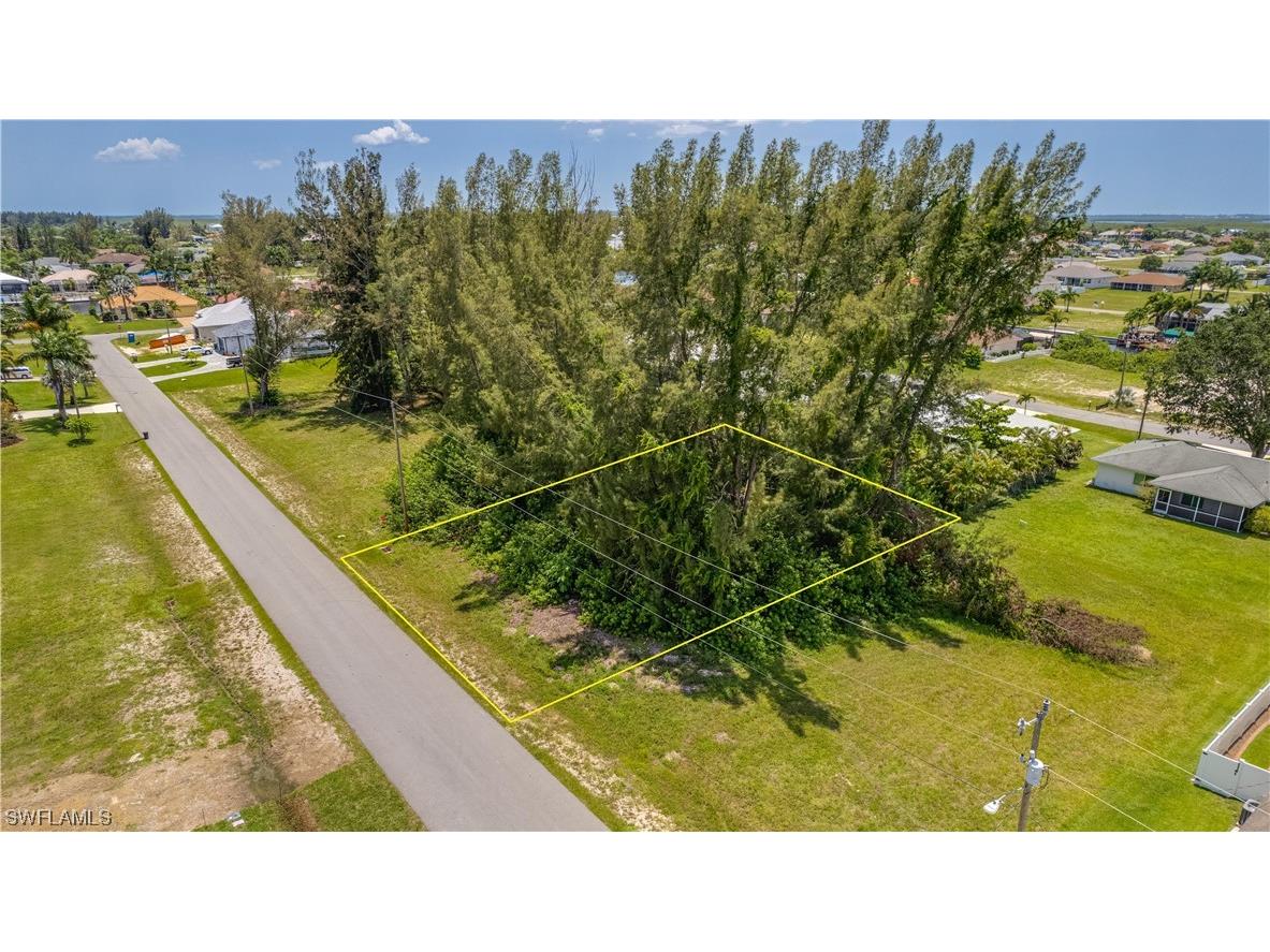 120 SW 35th Avenue Cape Coral FL 33991 223048035 image1