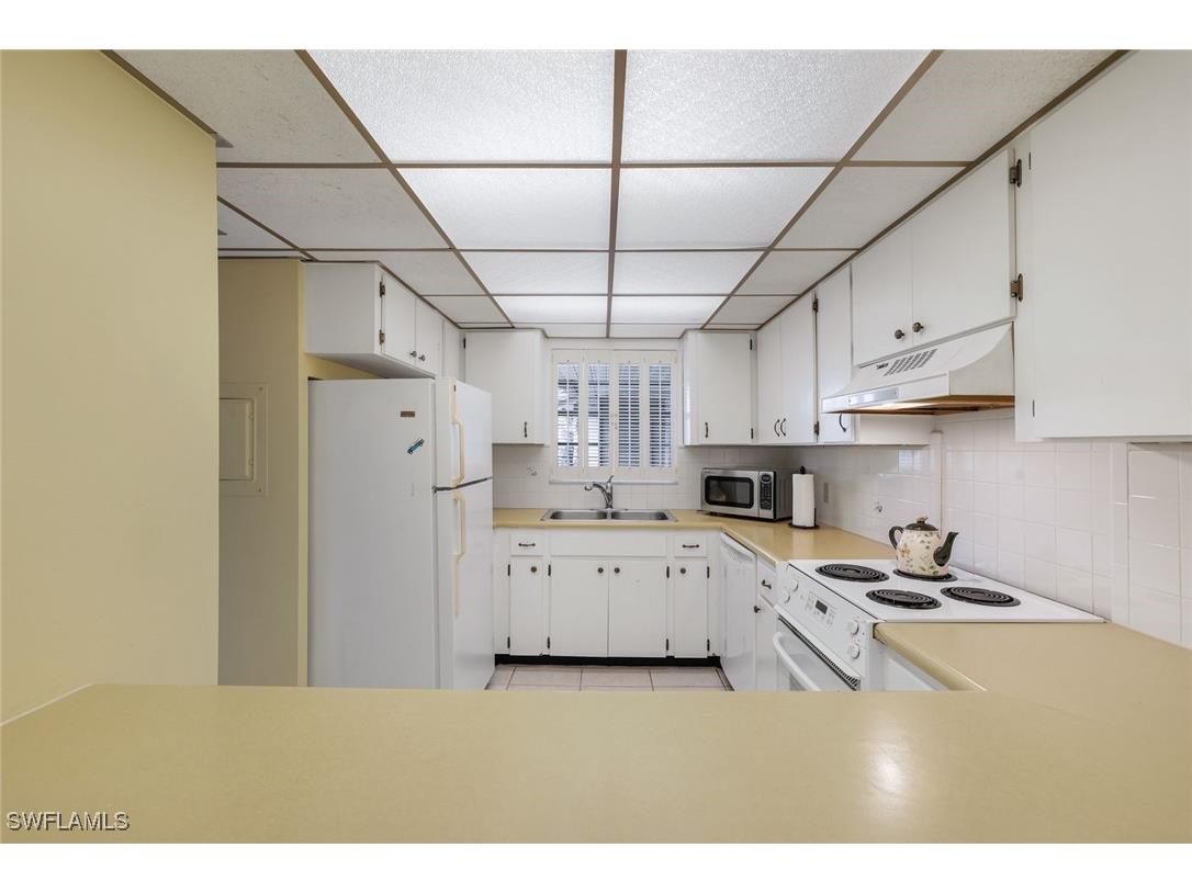 1200 Cherrystone Court #B209 Naples FL 34102 224091962 image20