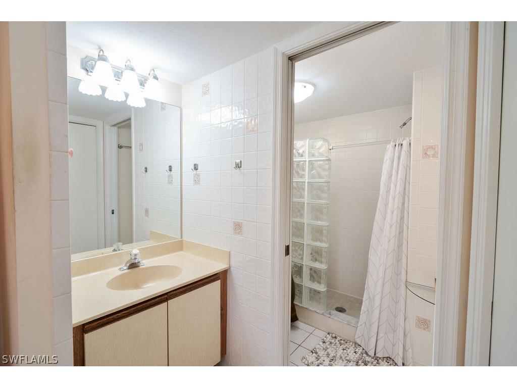 1200 Commonwealth Circle #H201 Naples FL 34116 226006861 image10