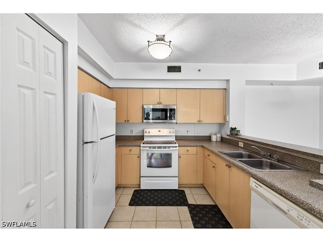 1200 Reserve Way #105 Naples FL 34105 226018580 image11